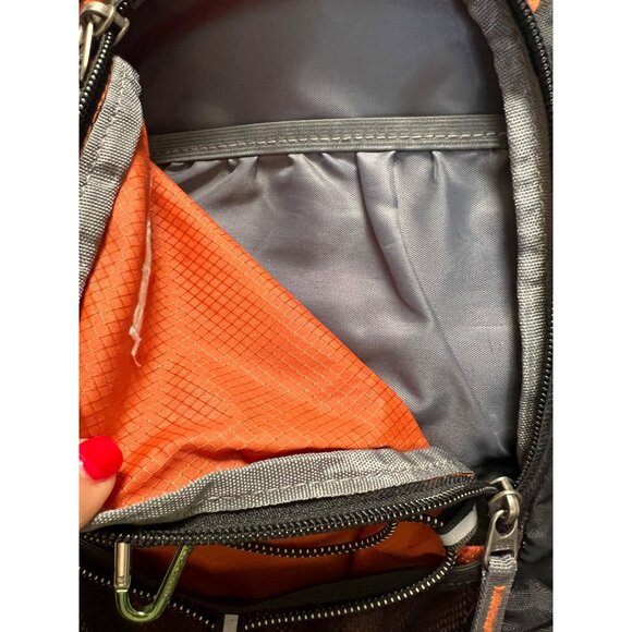 Miracol Hydration Backpack With 2L Insulated Bladder Pocket & Multiple Storage C - Picture 3 of 7
